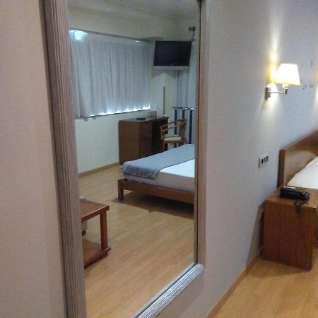 Hotel Ciudad De Корелья Экстерьер фото