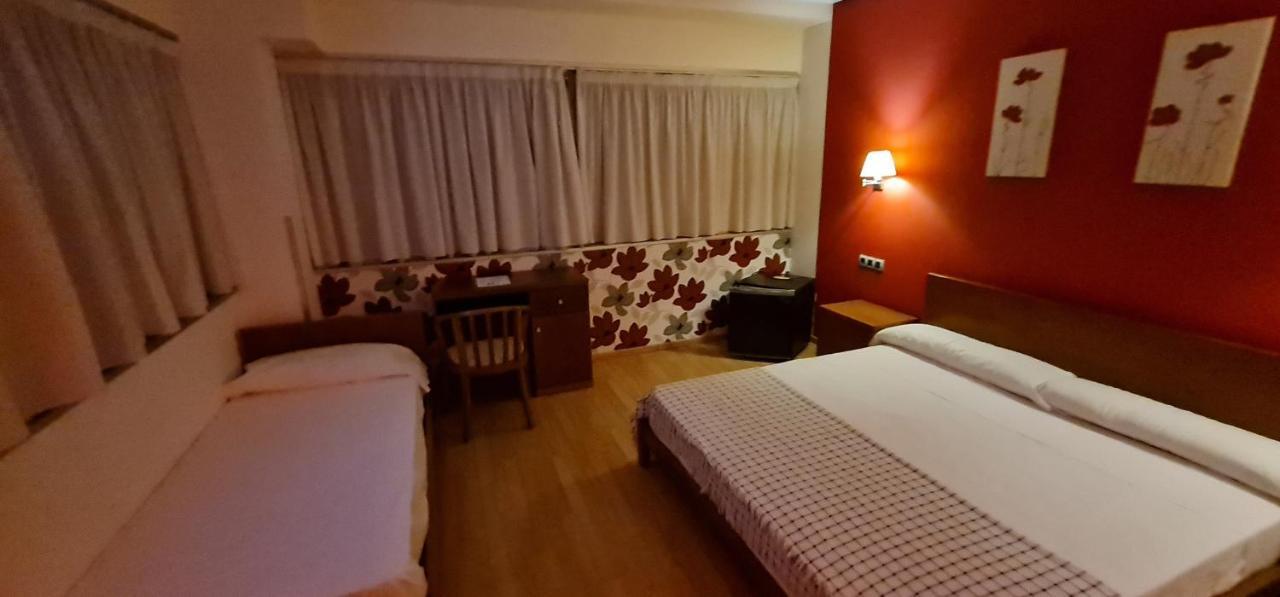 Hotel Ciudad De Корелья Экстерьер фото