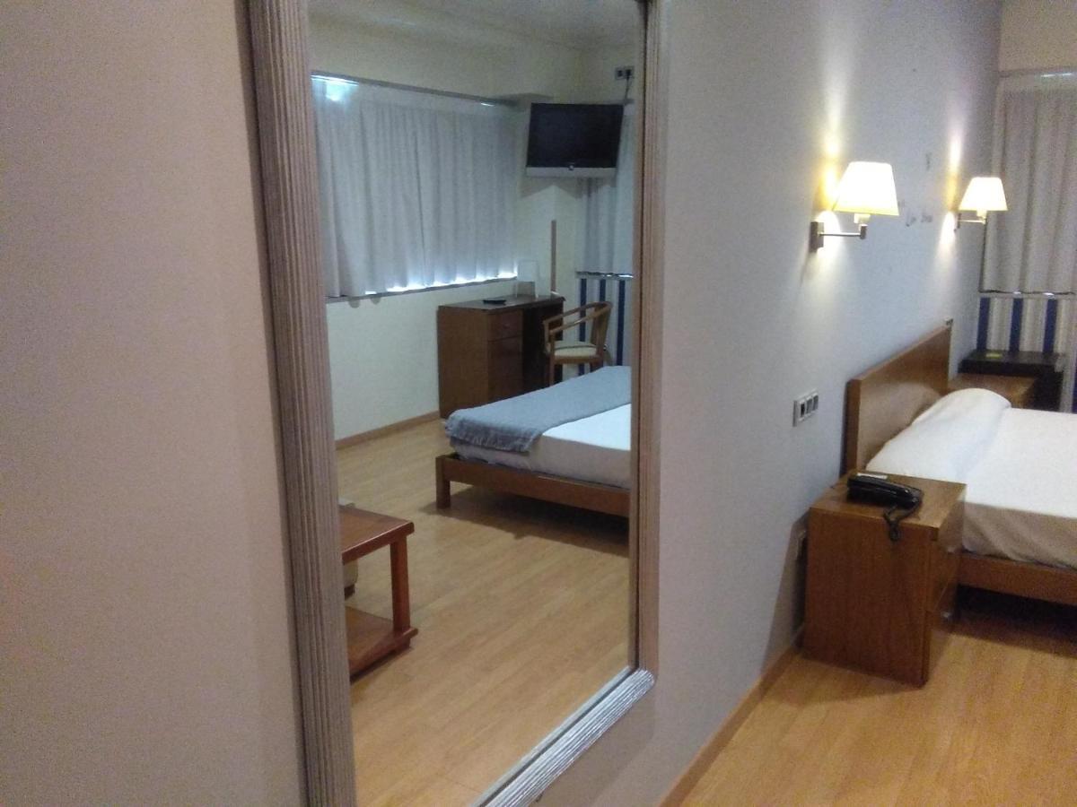 Hotel Ciudad De Корелья Экстерьер фото