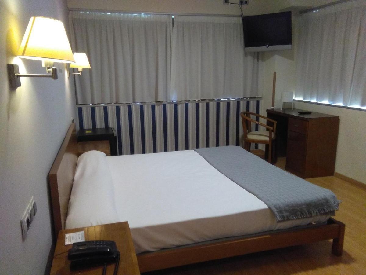 Hotel Ciudad De Корелья Экстерьер фото