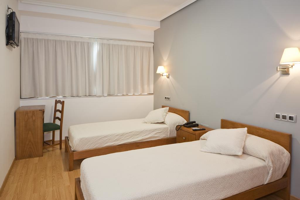 Hotel Ciudad De Корелья Номер фото