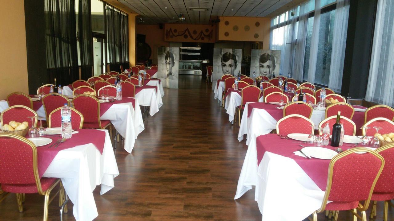 Hotel Ciudad De Корелья Экстерьер фото